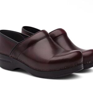 women’s  dándolo Burgundy Leather Clogs size 38 leather us 7.5 gently used